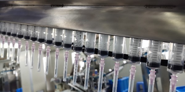 生產(chǎn)一次性注射器的設(shè)備貴嗎