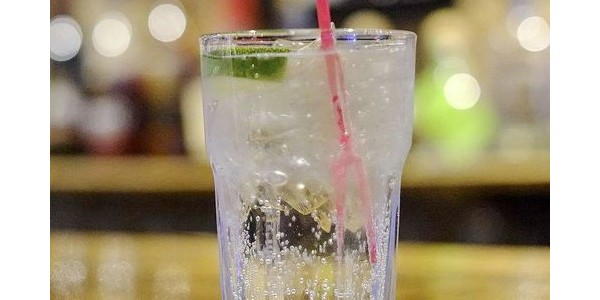 喝蘇打水能降尿酸？真相來了！